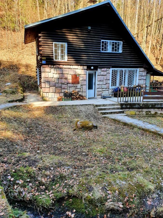 Horska Chata V Srdci Kremnickych Hor Banská Bystrica Exterior foto